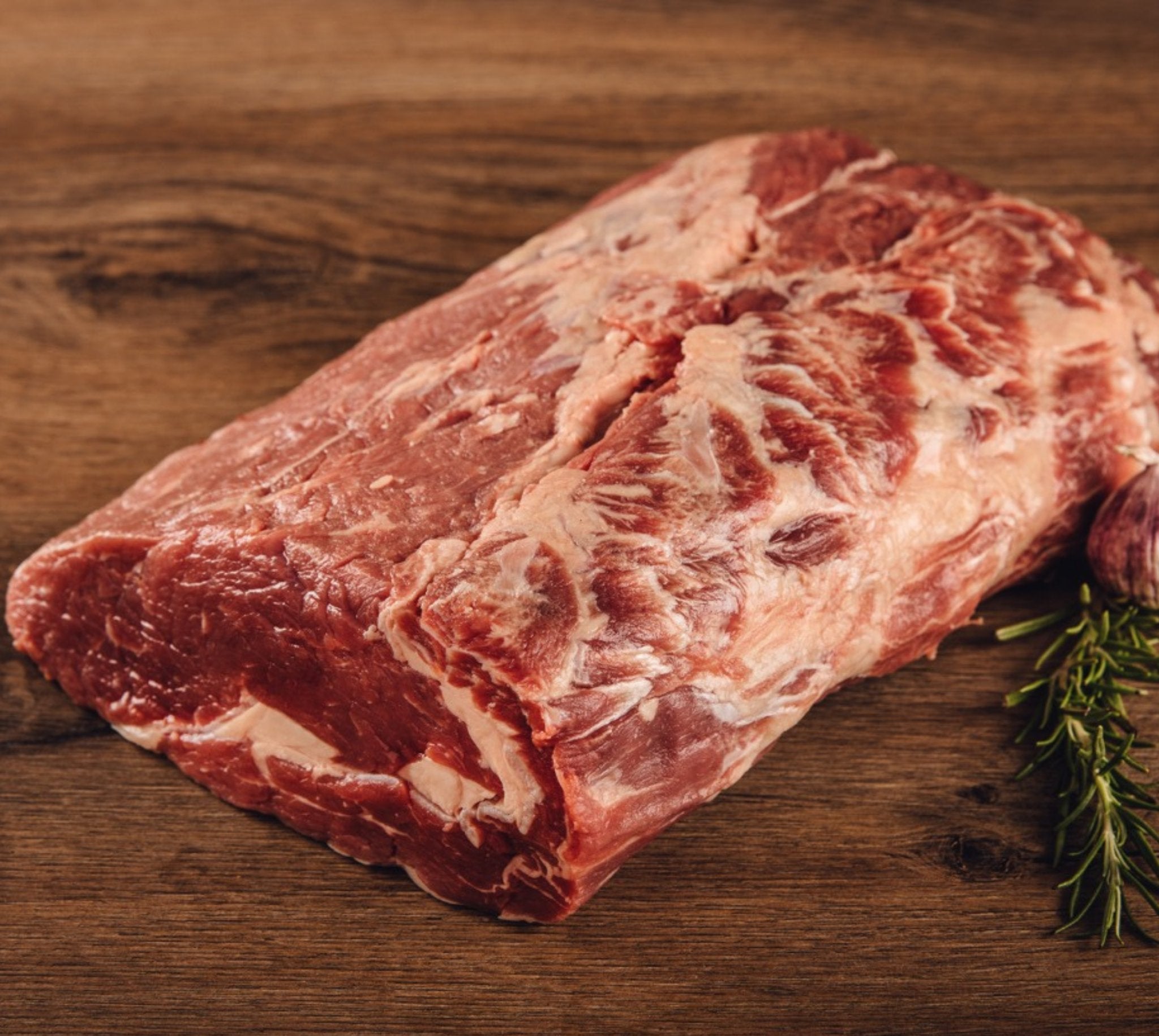 Rib-Eye Steak | Bodensee Färse - Geschmackvoll & Saftig | BüffelBill Entdecken Sie das Rib-Eye am Stück von der Bodensee Färse bei BüffelBill, ein Steak-Klassiker mit hervorragender Marmorierung für einen saftigen und vollmundigen Geschmack. Ideal für Gri